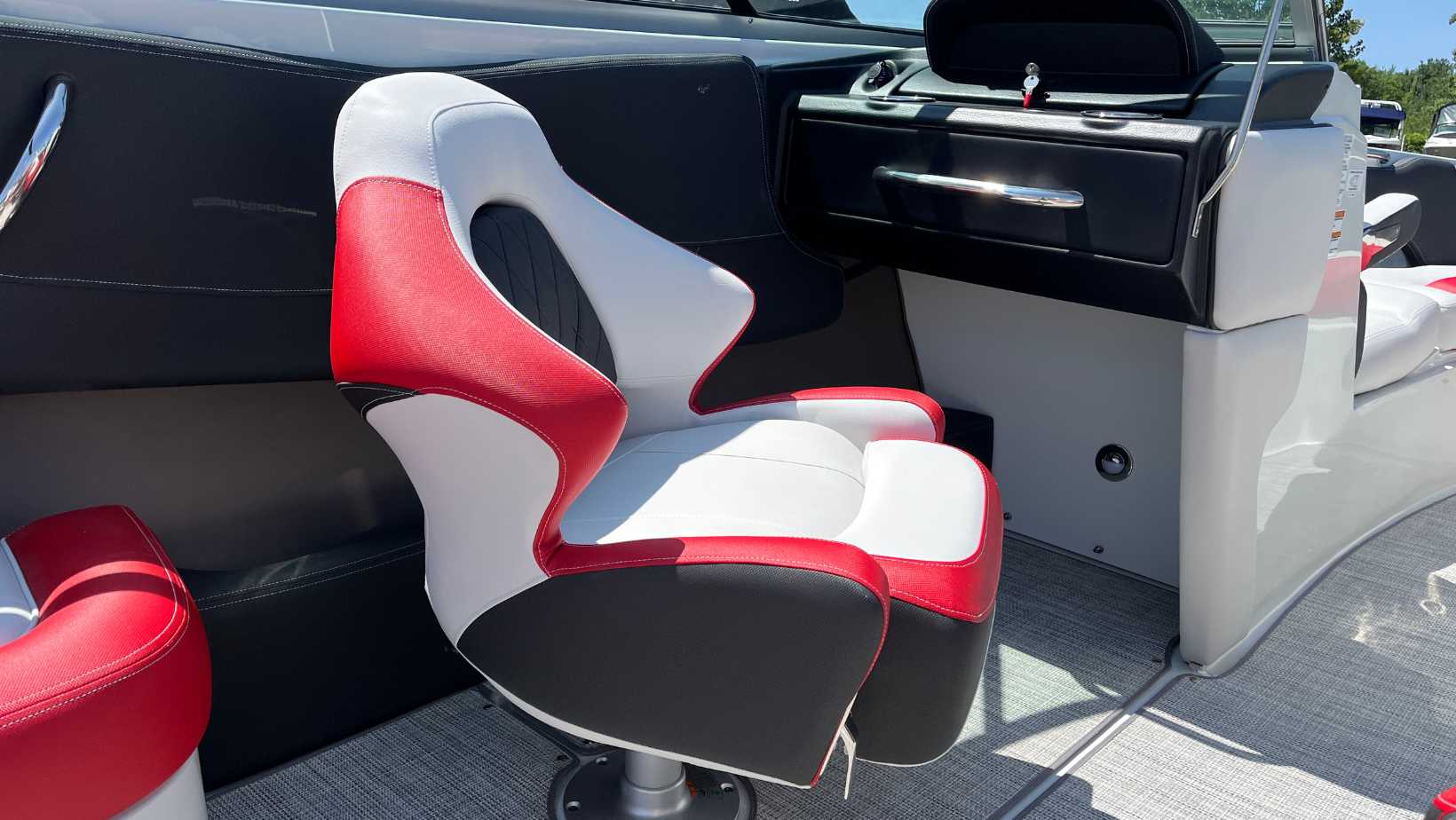 2024 Crownline 240 SS - Photo 16